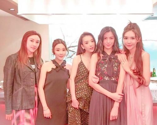 手繪花朵，母愛無價(jià) 方媛母親節(jié)收獲女兒最暖心的禮物